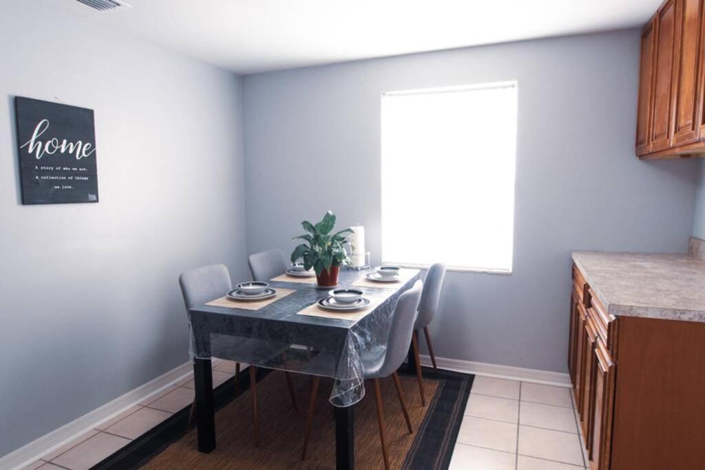 Spacious Family-Sized Home In Central Location ジャクソンビル エクステリア 写真