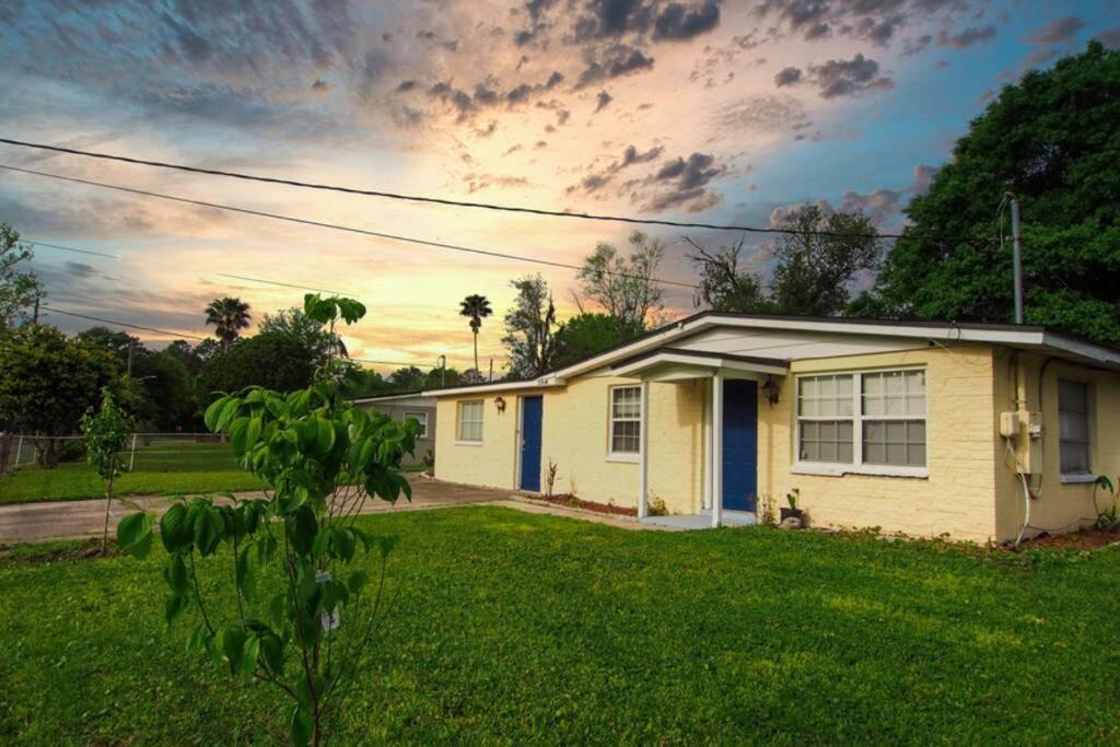 Spacious Family-Sized Home In Central Location ジャクソンビル エクステリア 写真