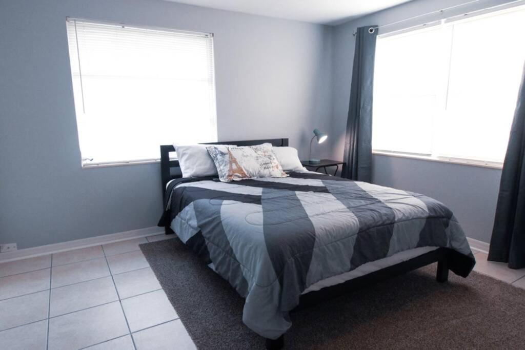 Spacious Family-Sized Home In Central Location ジャクソンビル エクステリア 写真