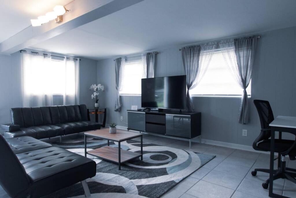 Spacious Family-Sized Home In Central Location ジャクソンビル エクステリア 写真