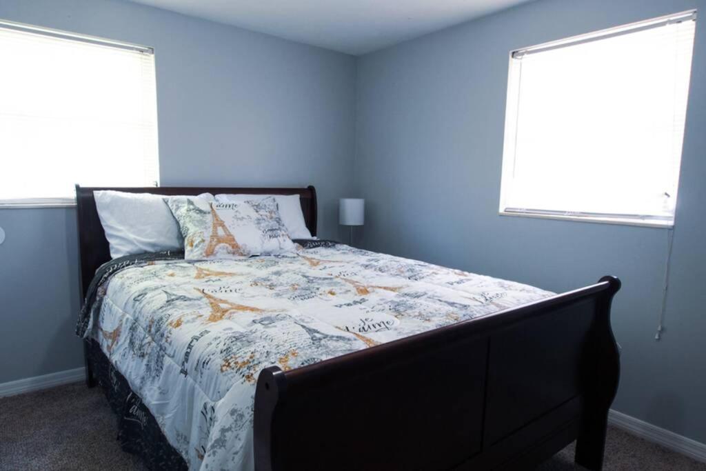 Spacious Family-Sized Home In Central Location ジャクソンビル エクステリア 写真